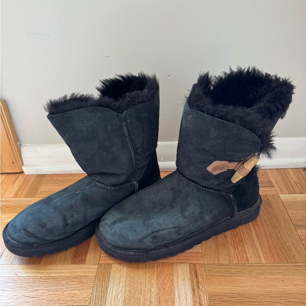 Women’s size 8 UGGS Kelly